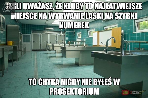 Kiedy gasną światła zapominam, że nie żyjesz....