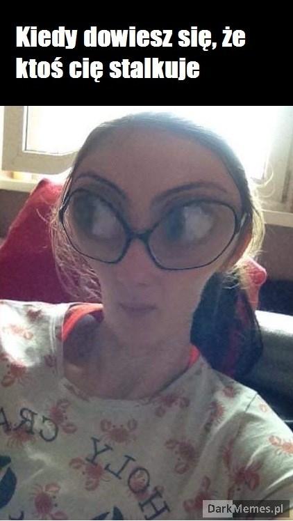 Teorie spiskowe i żółte napisy 